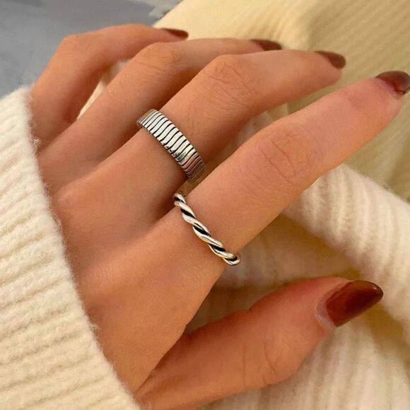 - #32 Two Sterling Silver Adjustable Rings - Picture 1 of 4